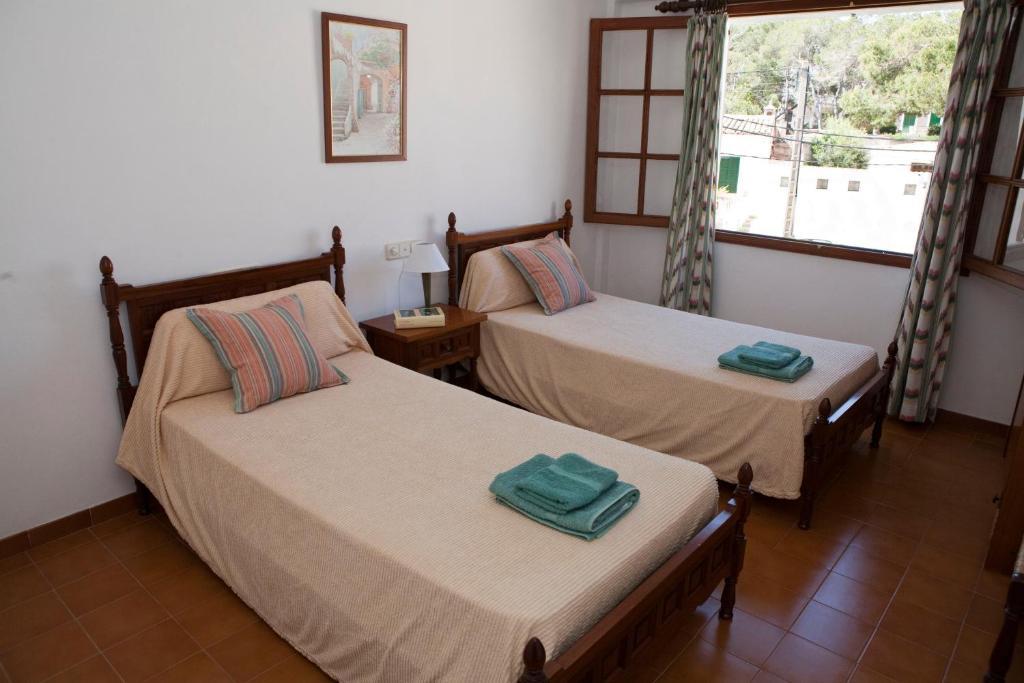 Apartamentos Llevant Cala Figuera  Ruang foto